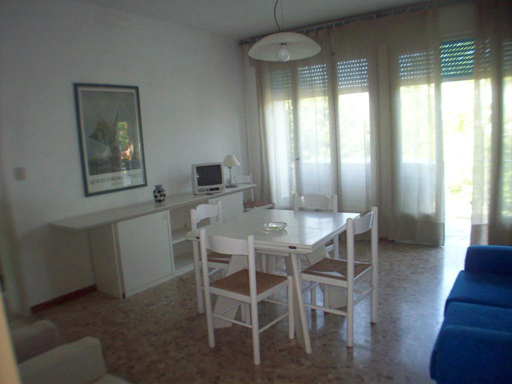 Casa Marialuigia - Appartamenti Solo Per Famiglie Lido di Jesolo Exterior foto